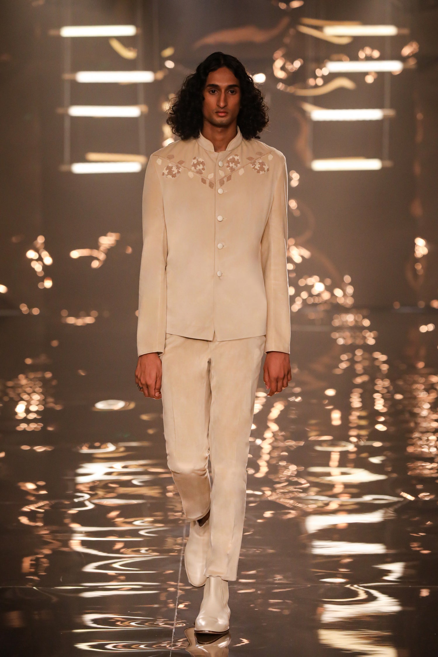  KNOTTED COWBOY ART CROPPED BANDHGALA 