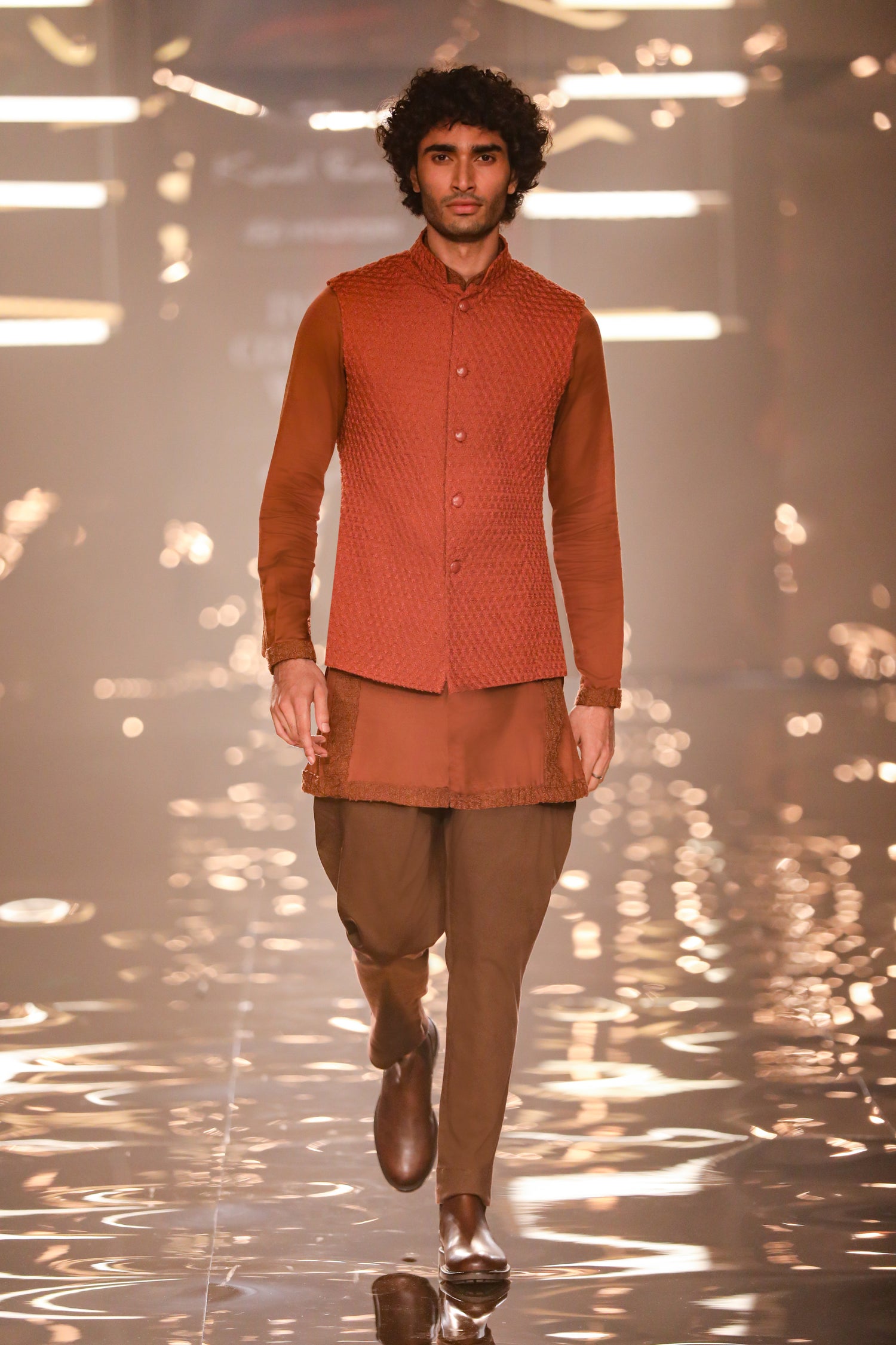  MINI FLOWER SHORT SLEEVELESS RUST JACKET 