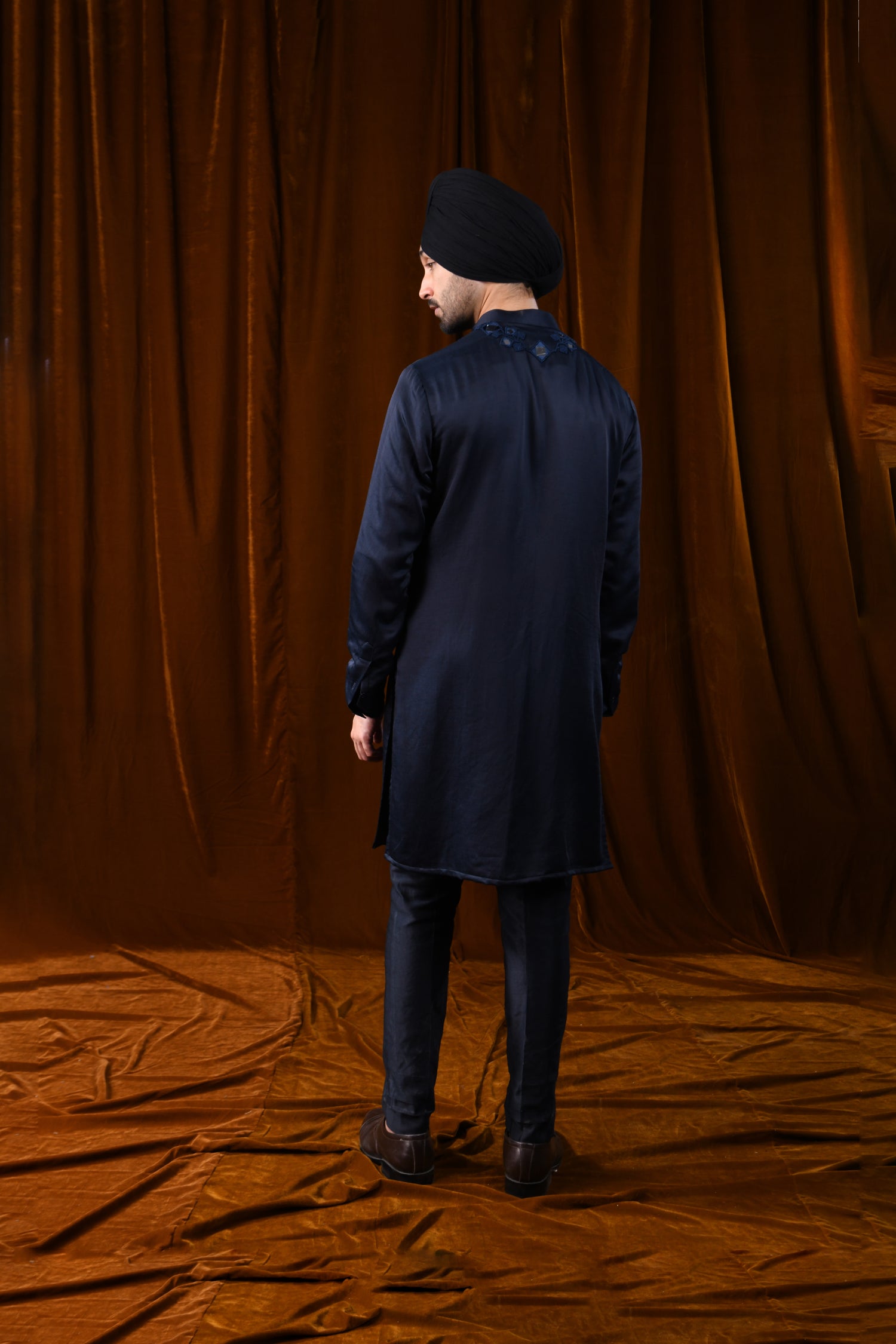 MIRROR HAAR NAVY KURTA  