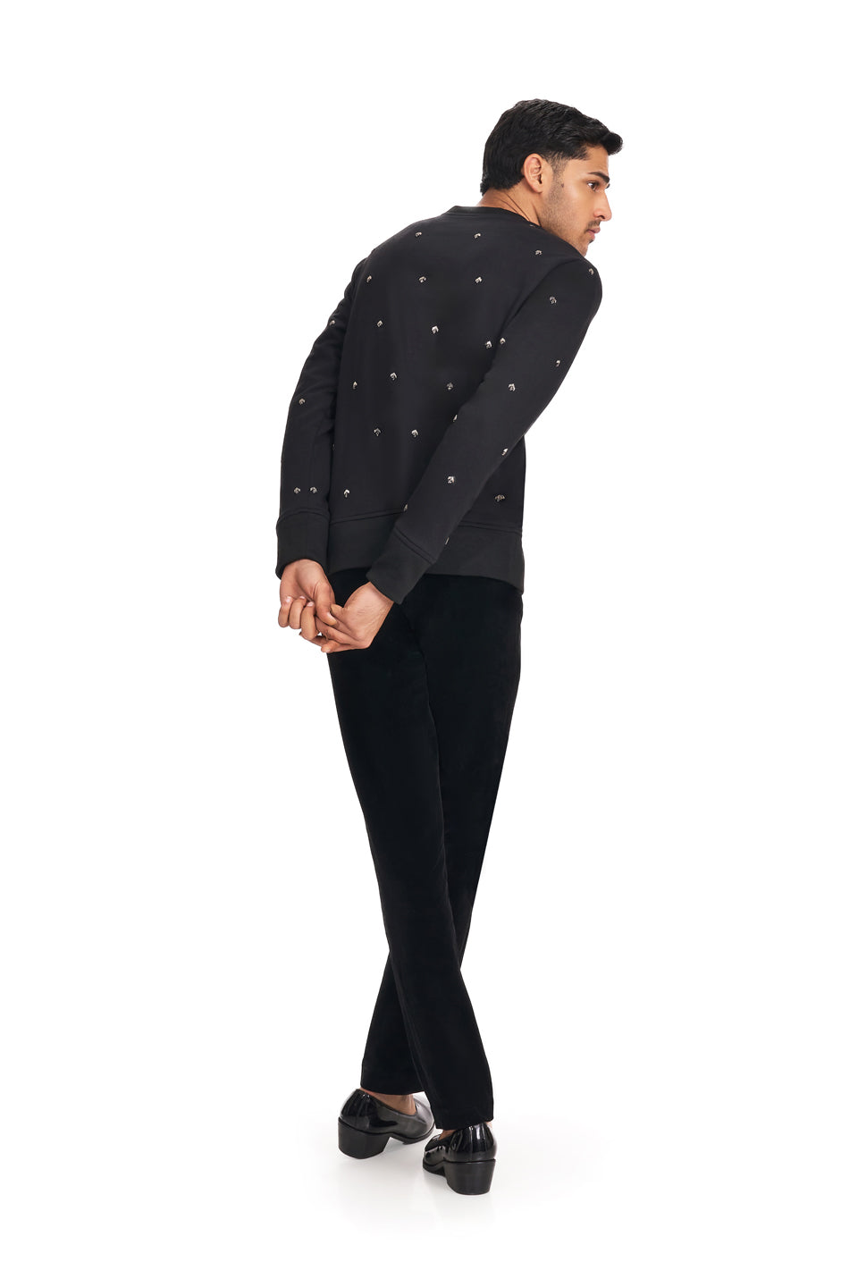 OUTSPREAD BOM ARROW HIGHLIGHTED SWEAT SHIRT  