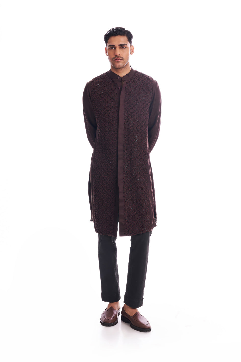  FOUR WAY ARROW CENTER BIB EMBROIDERED KURTA 