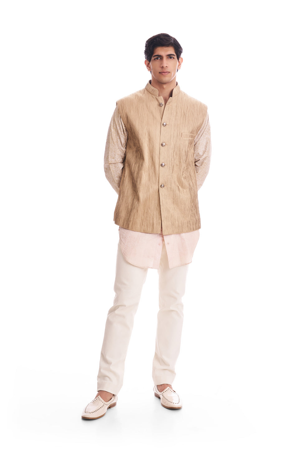 PINTUCKED SLEEVELESS SHORT KOTI  