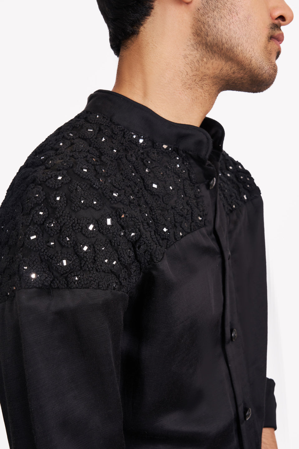 MIRROR CREST KNOTTED SHOULDER PANELLED SHIRT  
