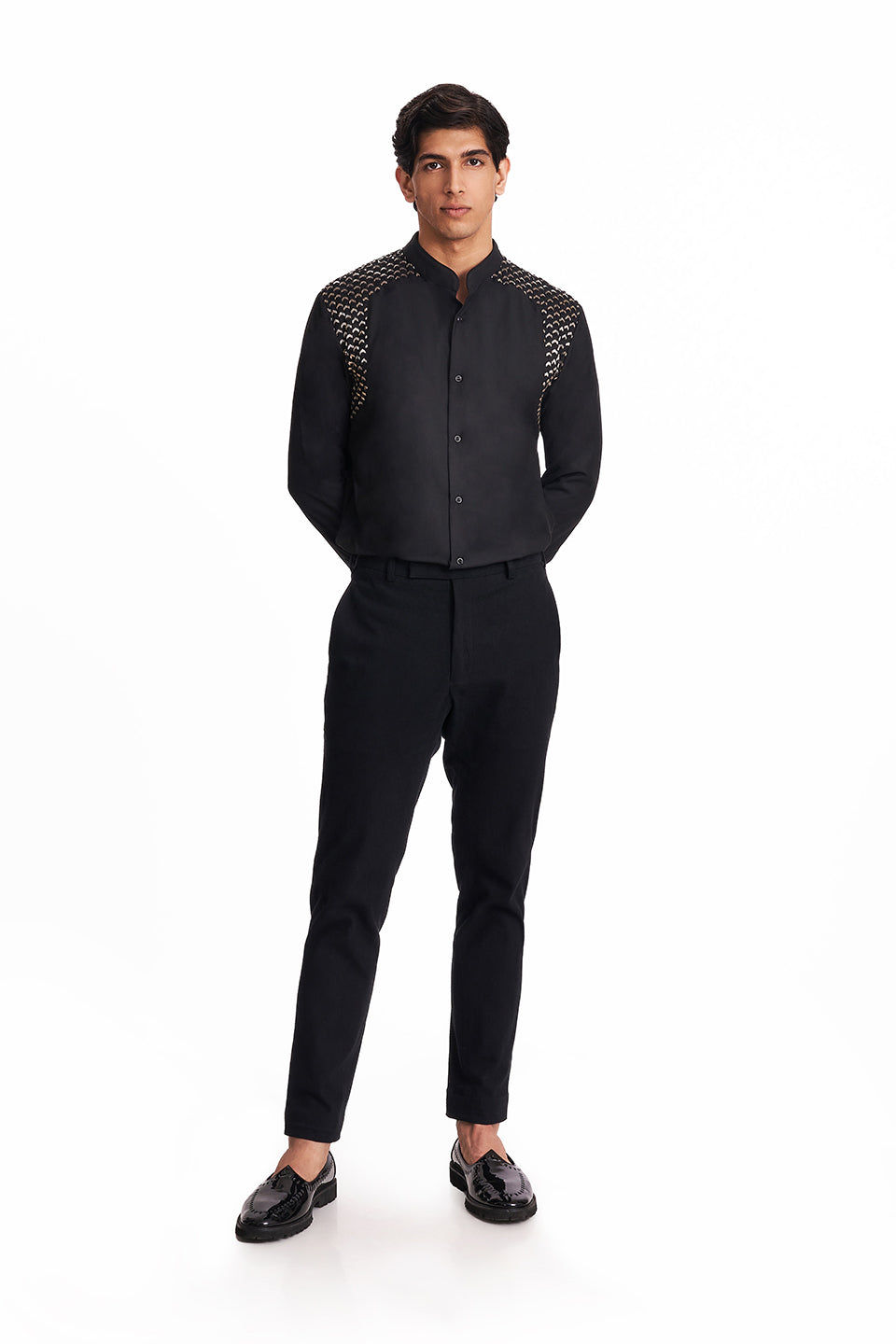  BOM ARROW HIGHLIGHTED YOKE PATCH SHIRT 