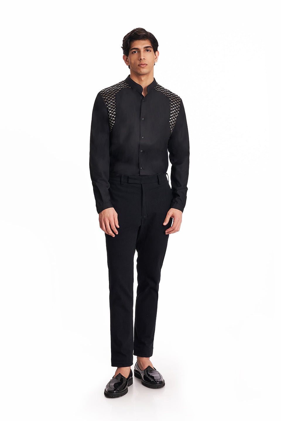 BOM ARROW HIGHLIGHTED YOKE PATCH SHIRT  