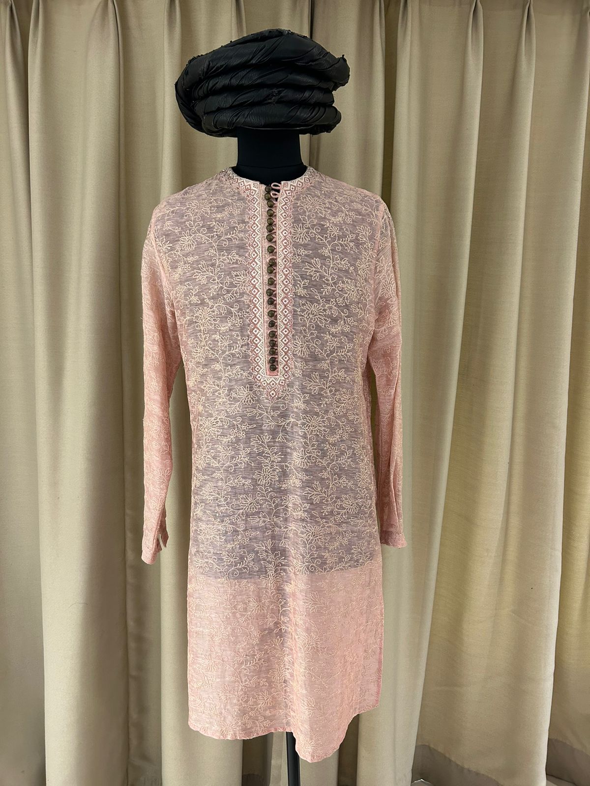 FLORAL CHIKANKARI KURTA WITH SLEEVELESS JACKET  