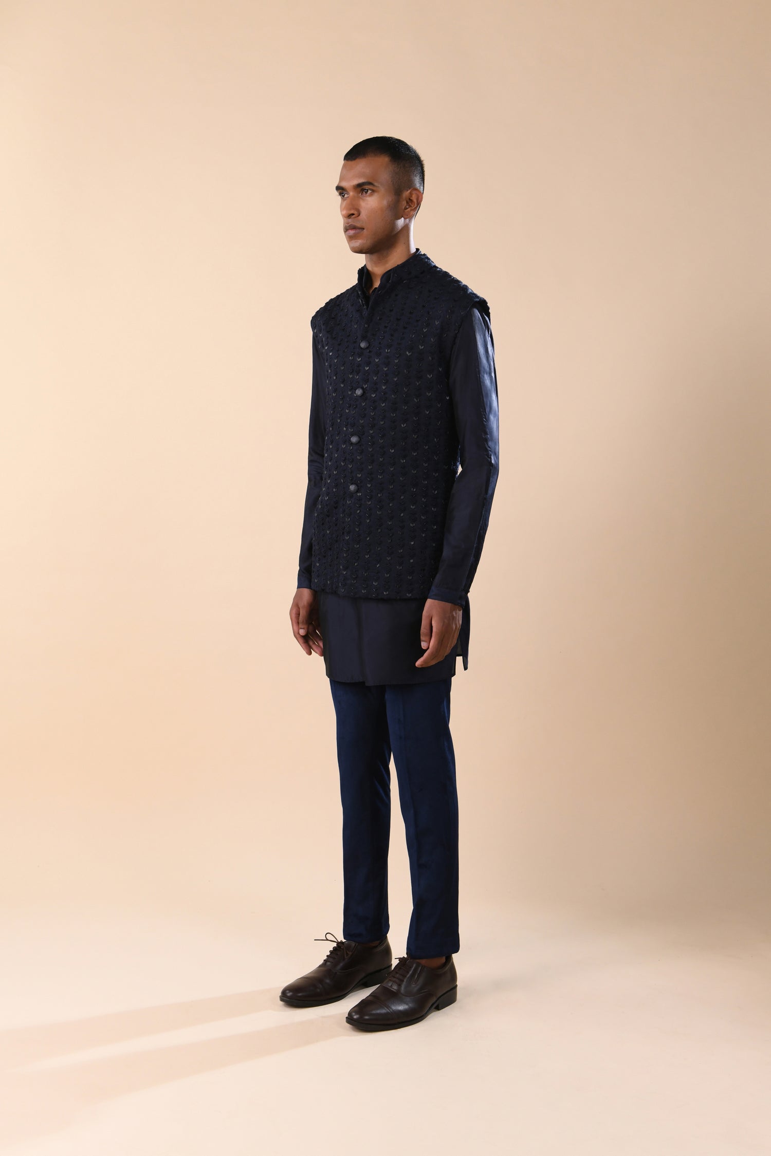 CUPID STRIPE HIGHLIGHTED SHORT SLEEVELESS JACKET  