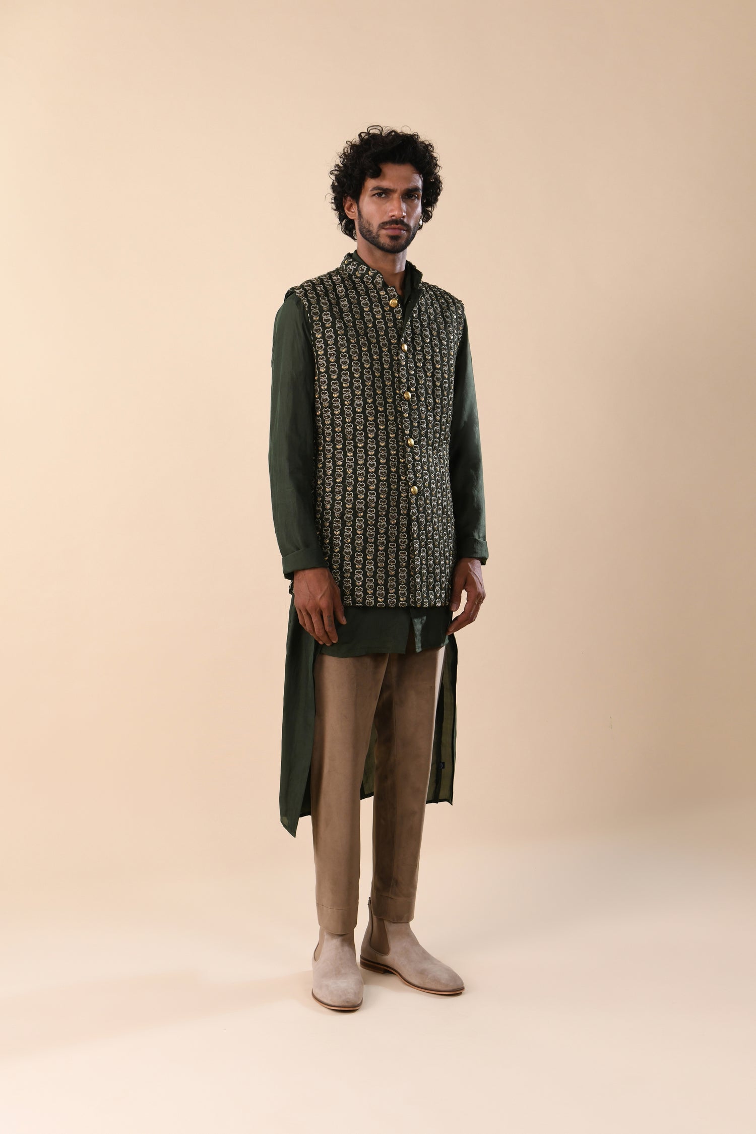 CUPID STRIPPER HIGHLIGHTED SHORT SLEEVELESS OLIVE JACKET  