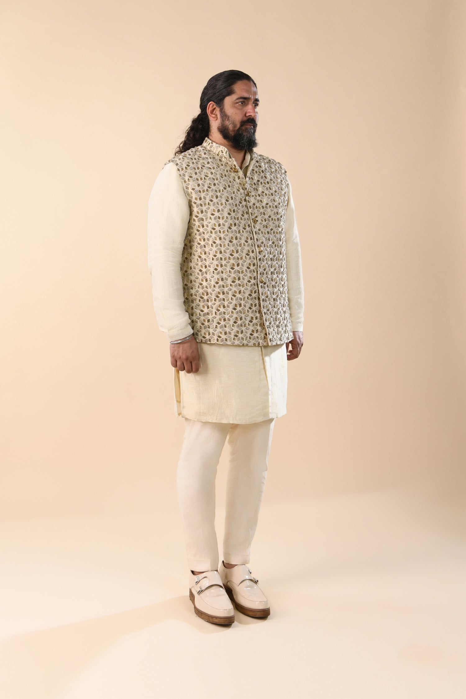 MIX EMBROIDERY SHORT SLEEVELESS JACKET  