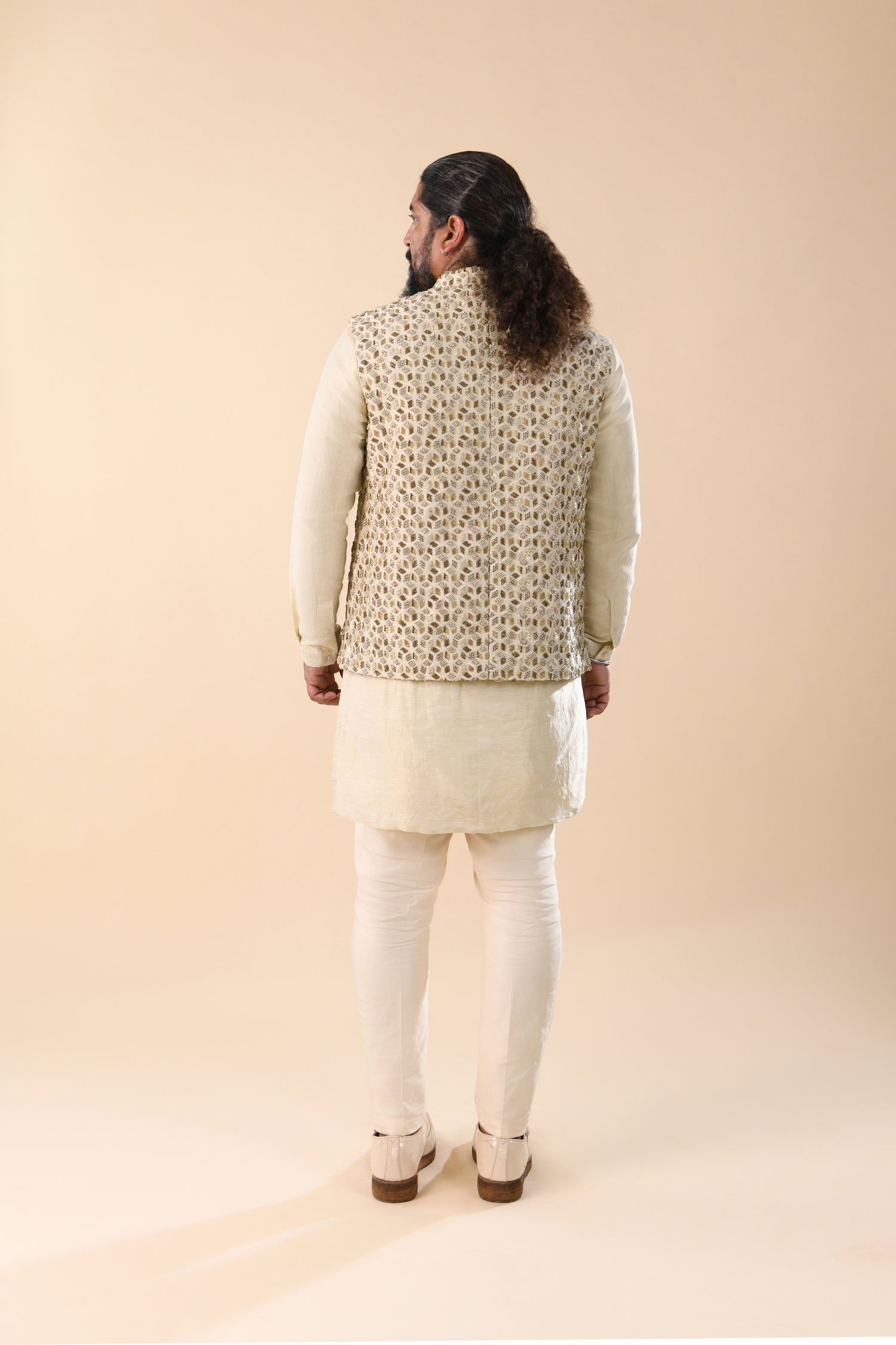 MIX EMBROIDERY SHORT SLEEVELESS JACKET  