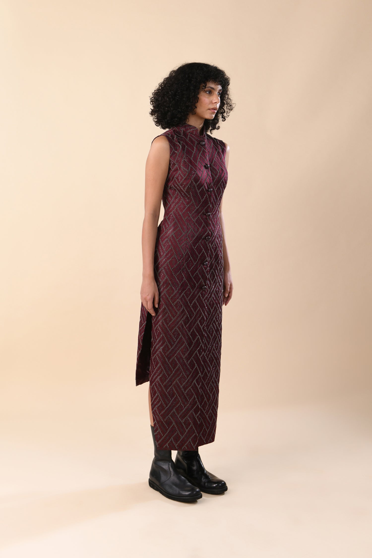 ZIG ZAG BEADED HIGHLIGHTED SLEEVELESS WINE DRESS  