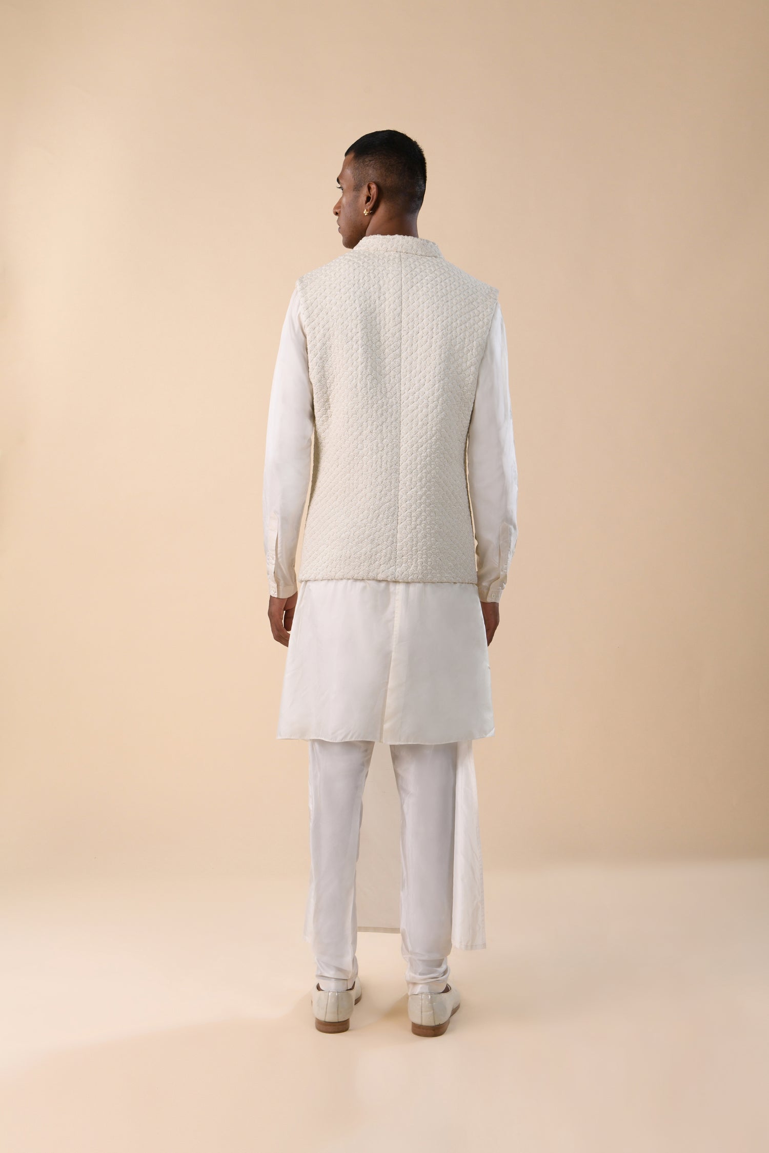 SMALL SCALLOP KNOTTED SHORT SLEEVELESS JACKET  