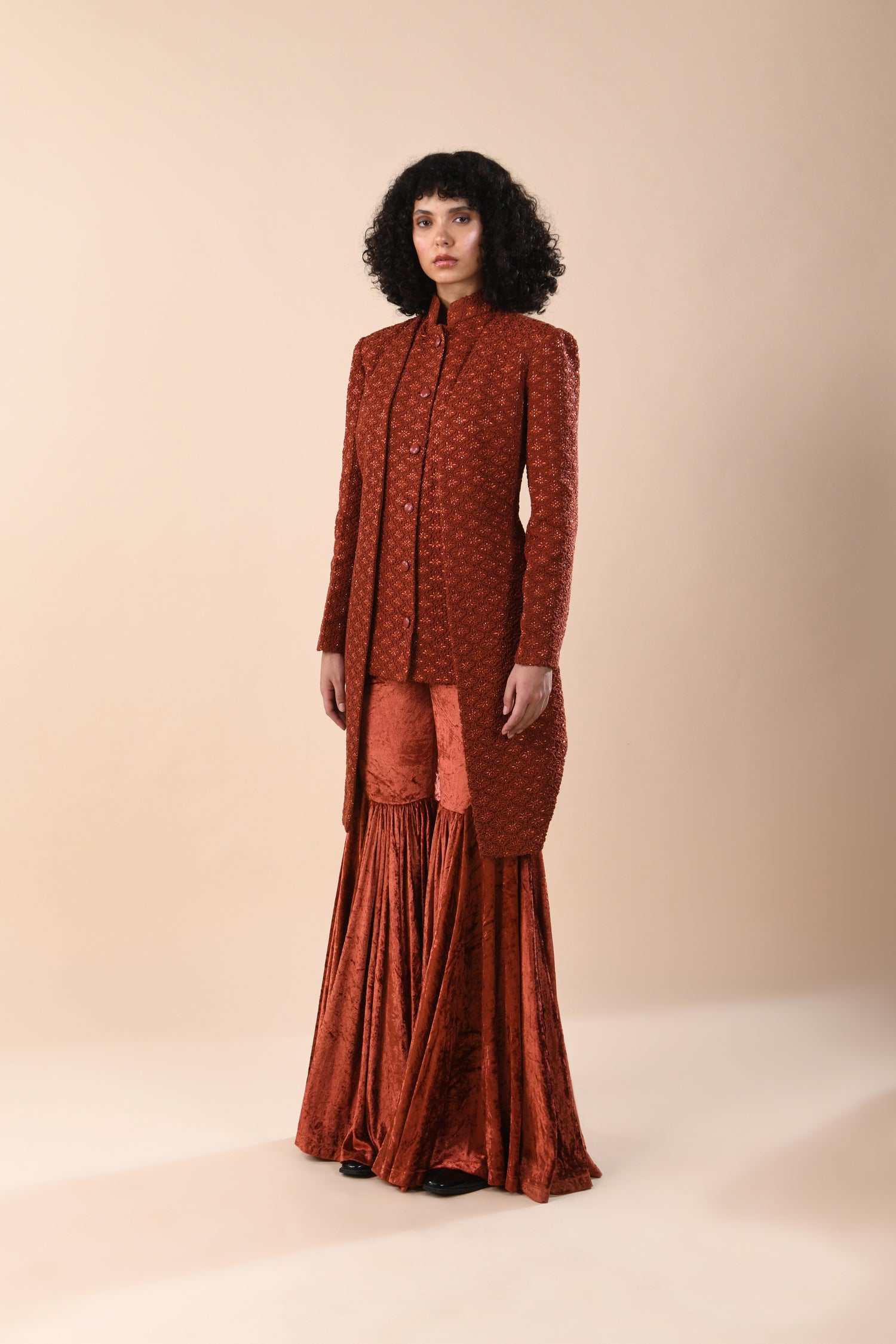 LAMP HIGHLIGHTED MOCK LAYER BACKLESS JACKET  