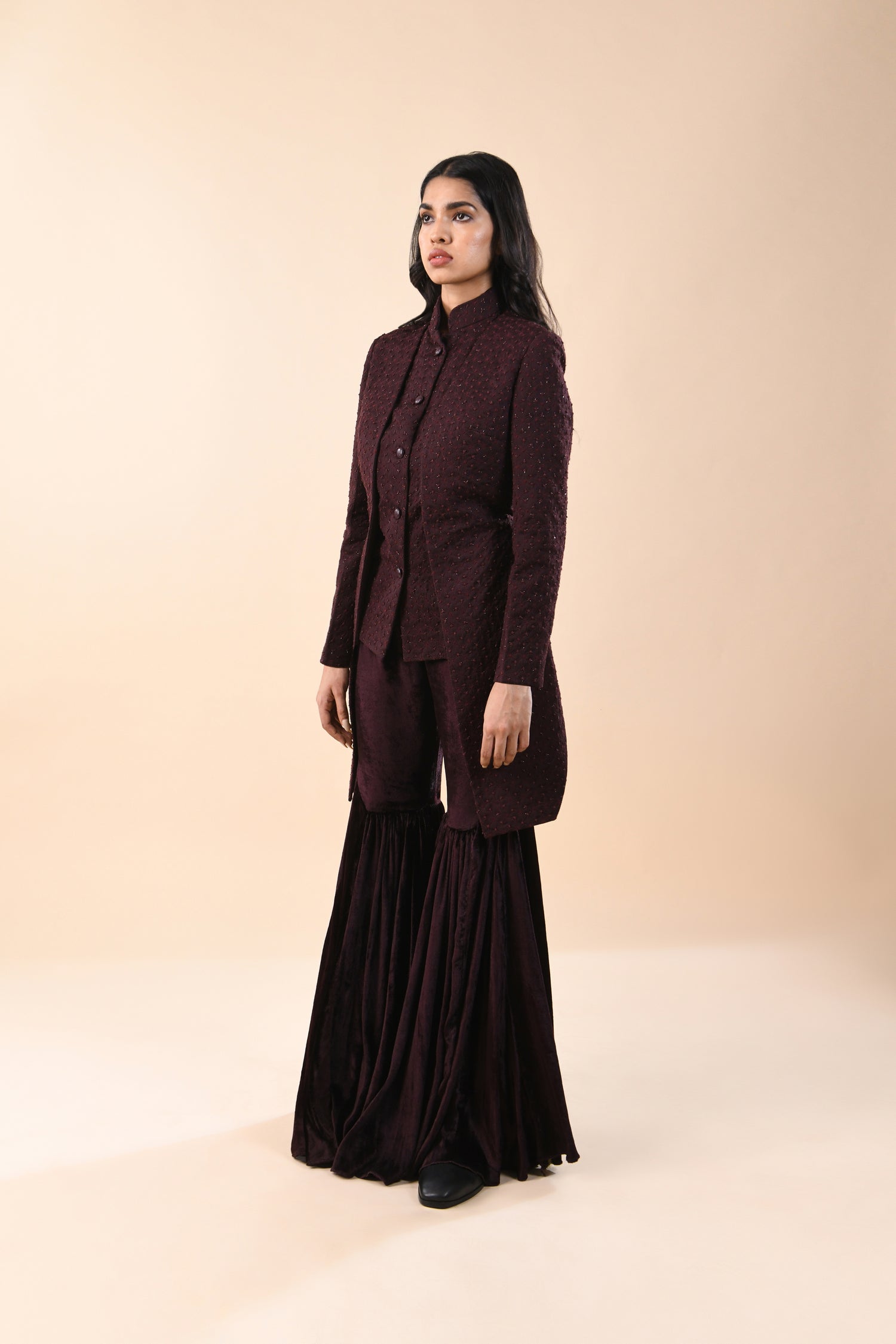 Y FLAT HIGHLIGHTED MOCK LAYER BACKLESS JACKET  