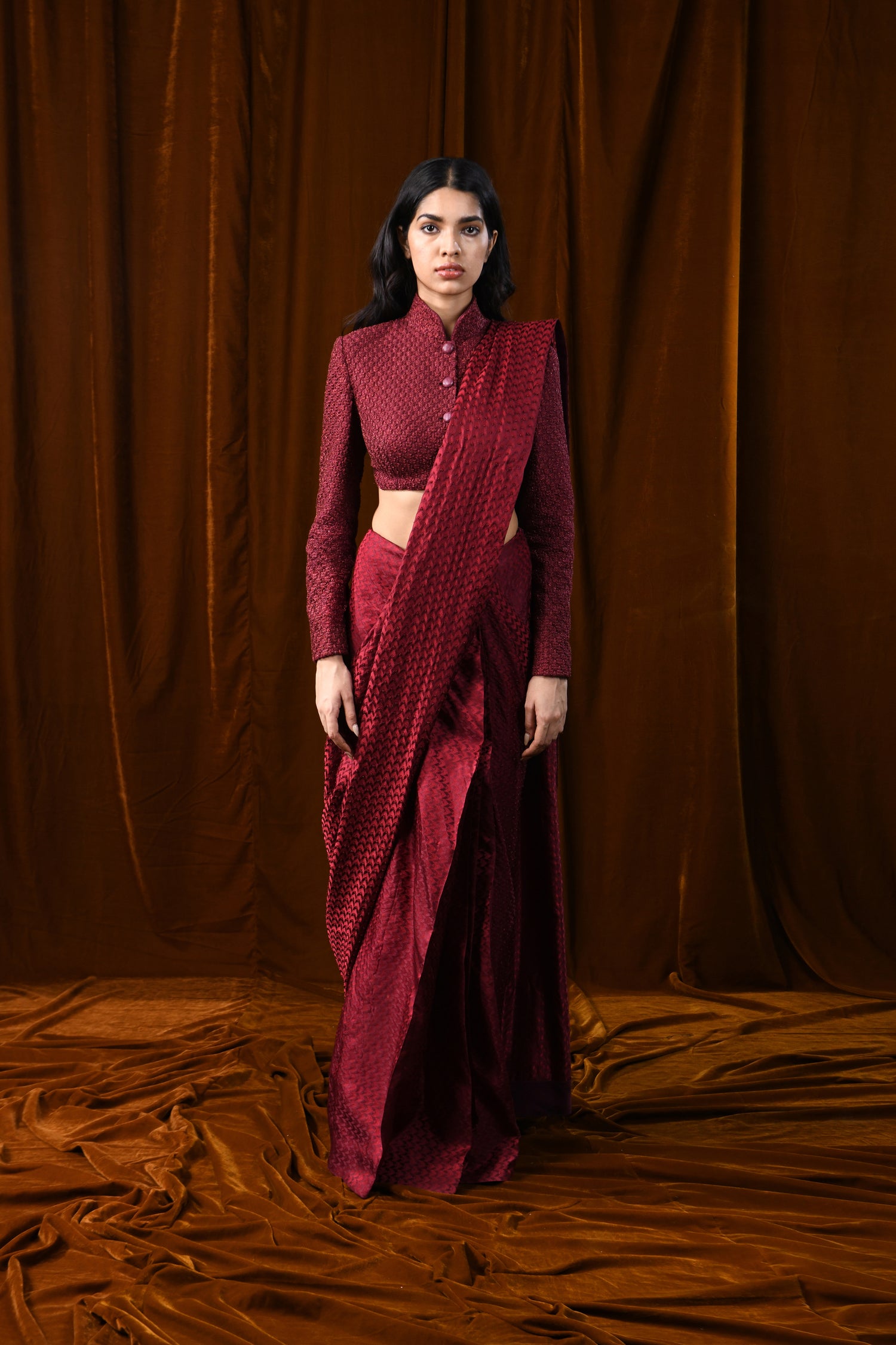  B BOM ARROW PLANT THREAD SAREE SET 