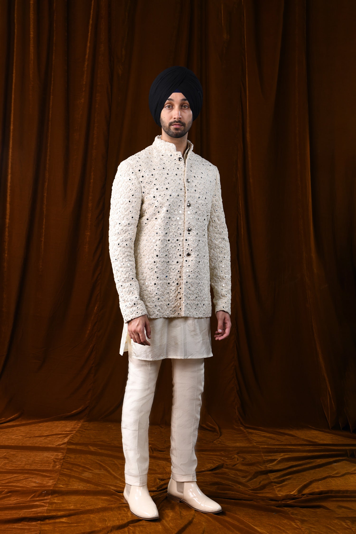 CREST VERTICAL FRENCHKNOT MIRROR KNOTTED BANDHGALA  