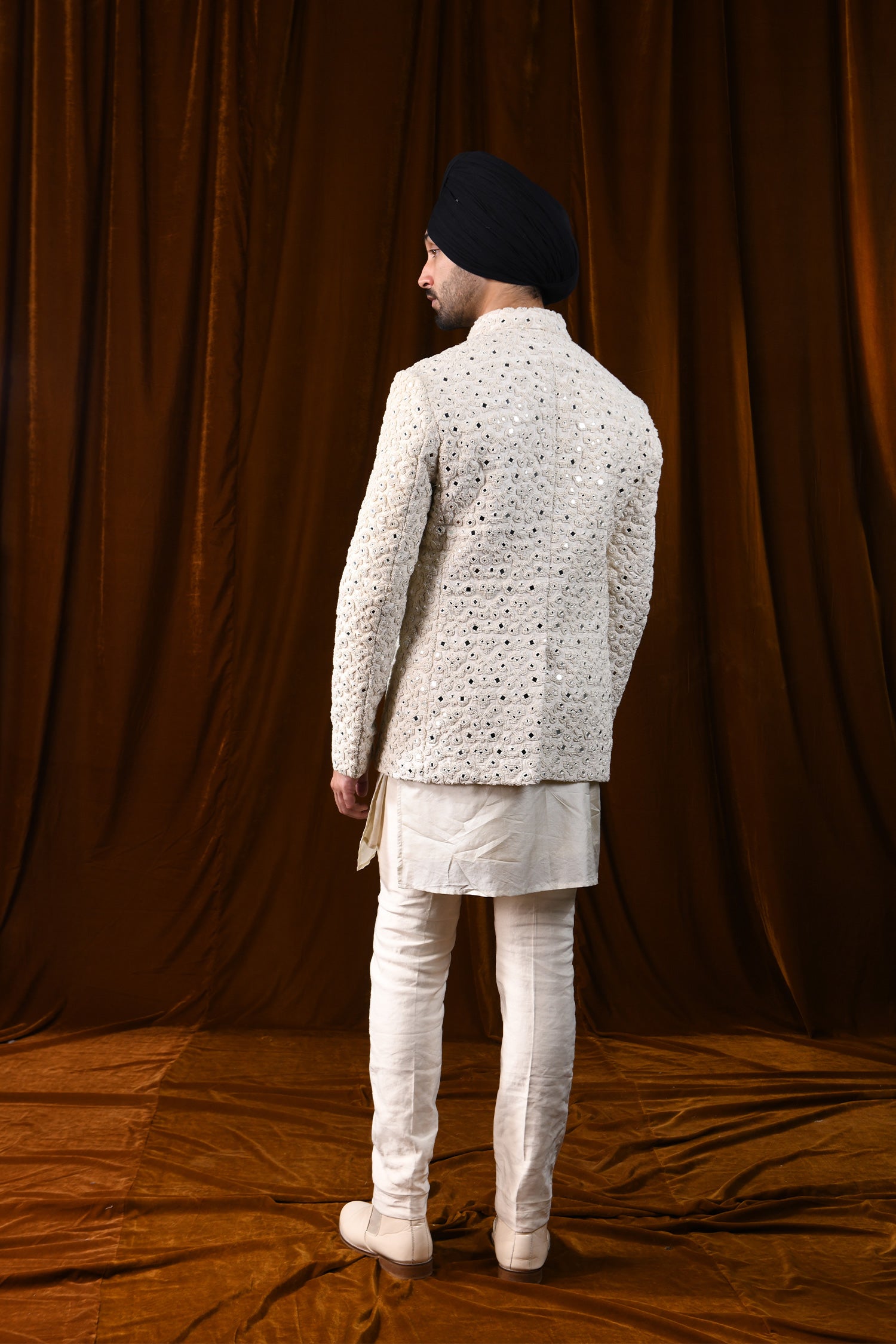 CREST VERTICAL FRENCHKNOT MIRROR KNOTTED BANDHGALA  