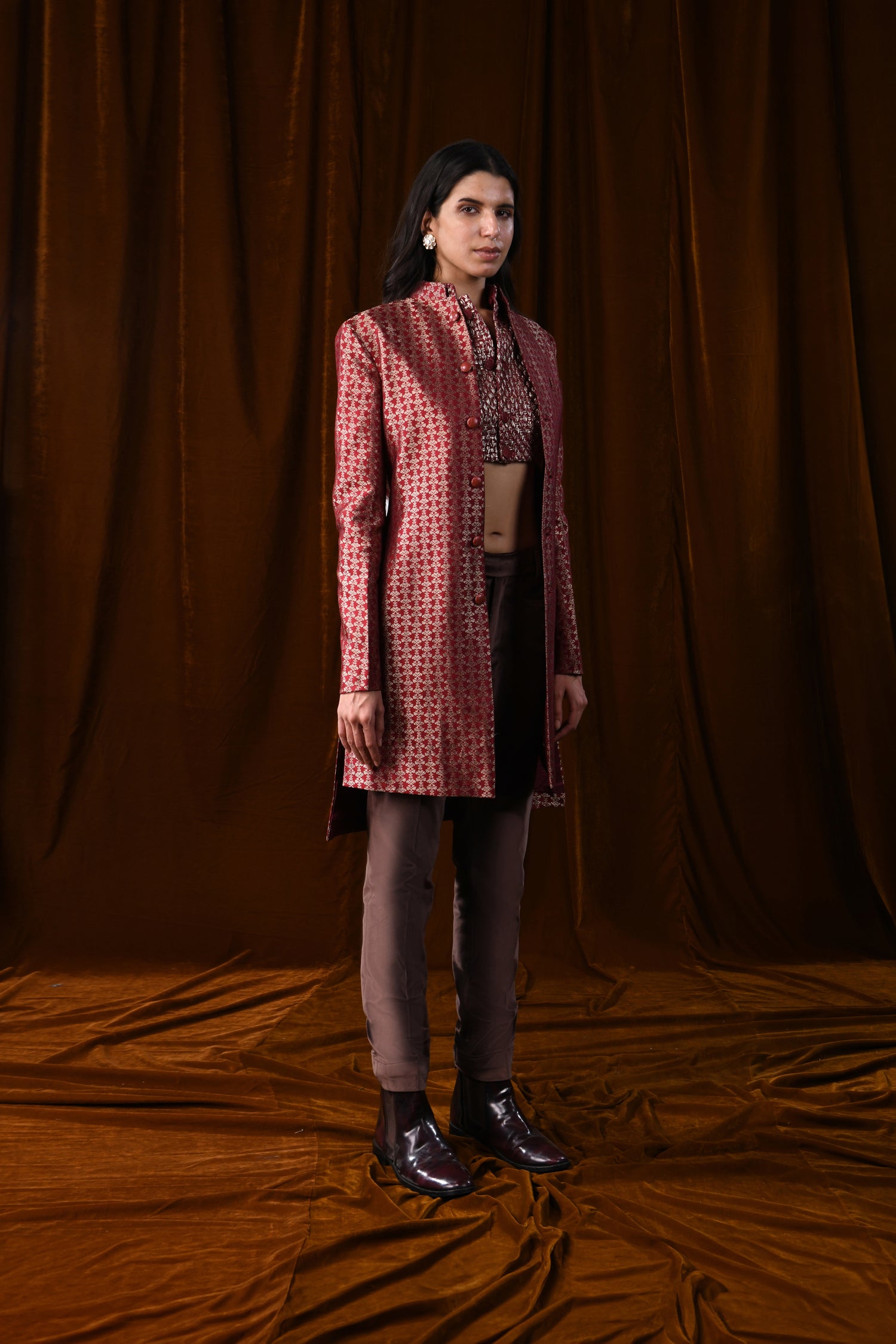  B CREST OPEN SHERWANI 
