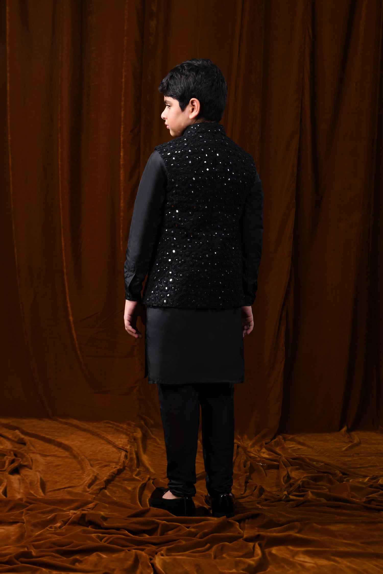 CREST VERTICAL FRENCHKNOT MIRROR KNOTTED SHORT SLEEVELESS JACKET  