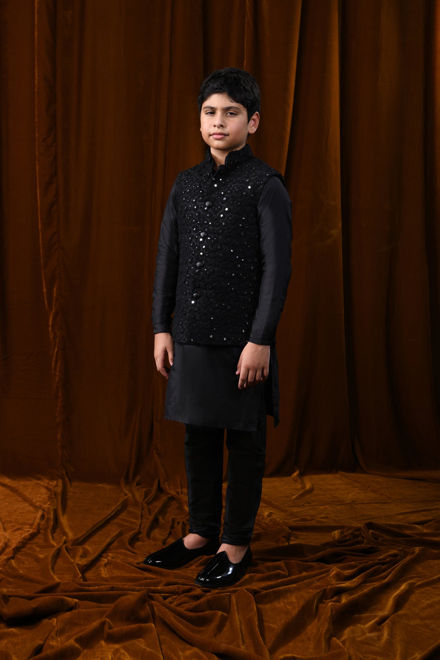 CREST VERTICAL FRENCHKNOT MIRROR KNOTTED SHORT SLEEVELESS JACKET  