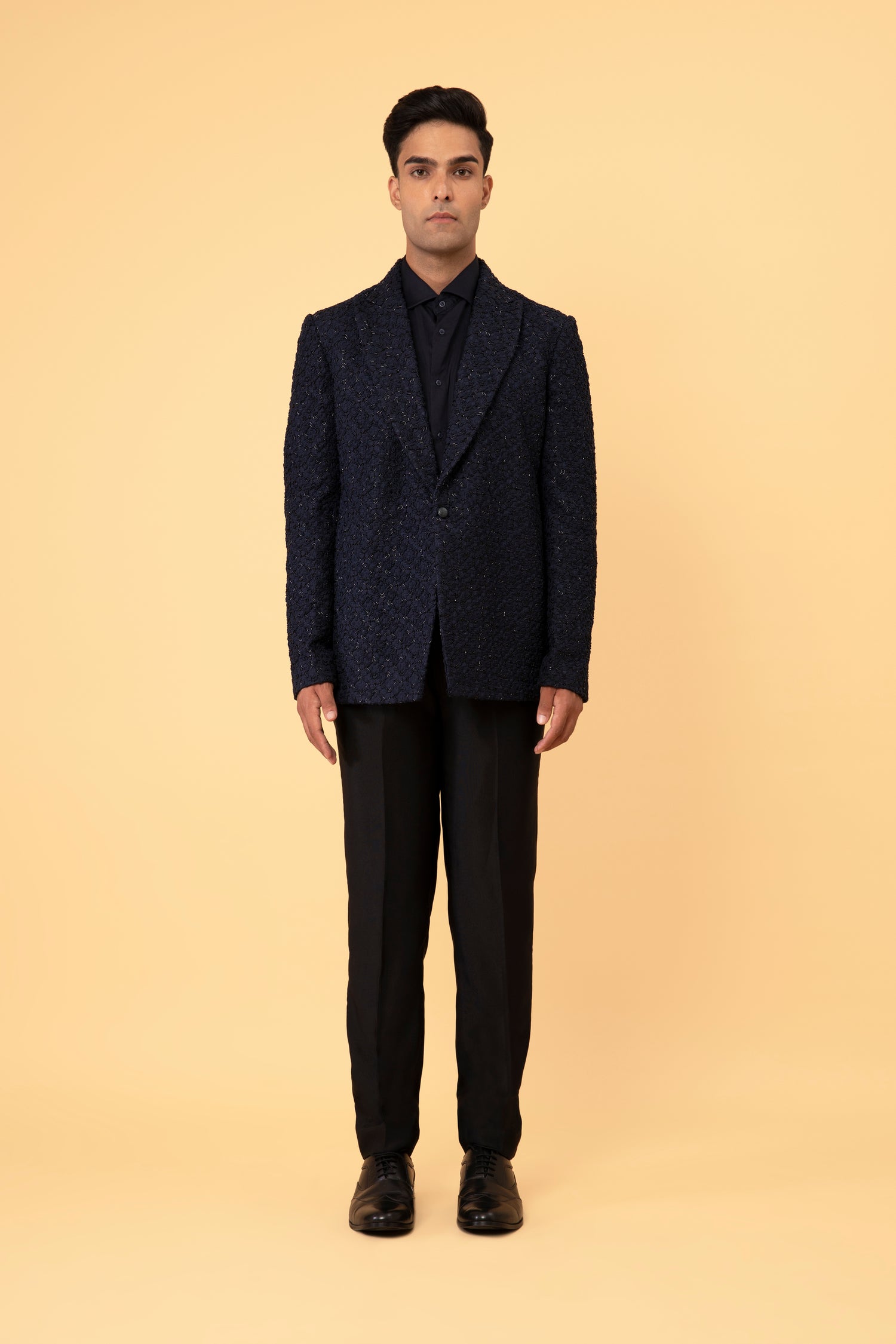 FOUR WAY ARROW HIGHLIGHTED SUITING NAVY BLAZER 