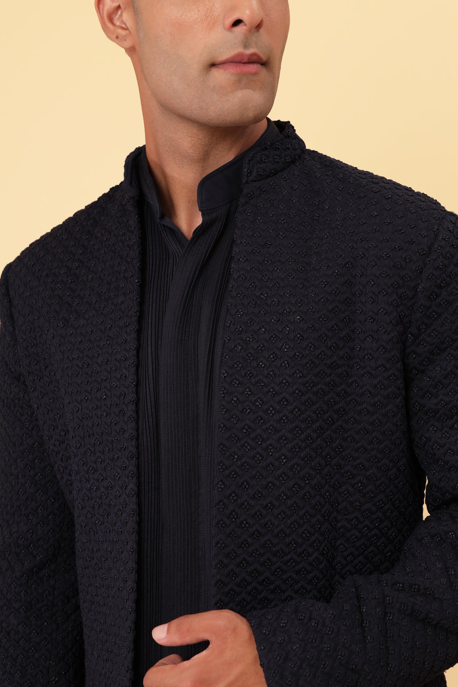 BOM ARROW THREAD FIBRE KNOTTED NAVY JACKET  
