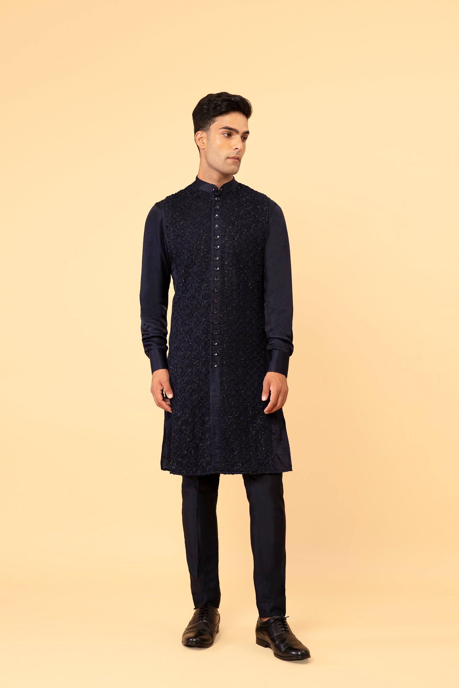 FOUR WAY ARROW CENTER BIB EMBROIDERED NAVY KURTA  