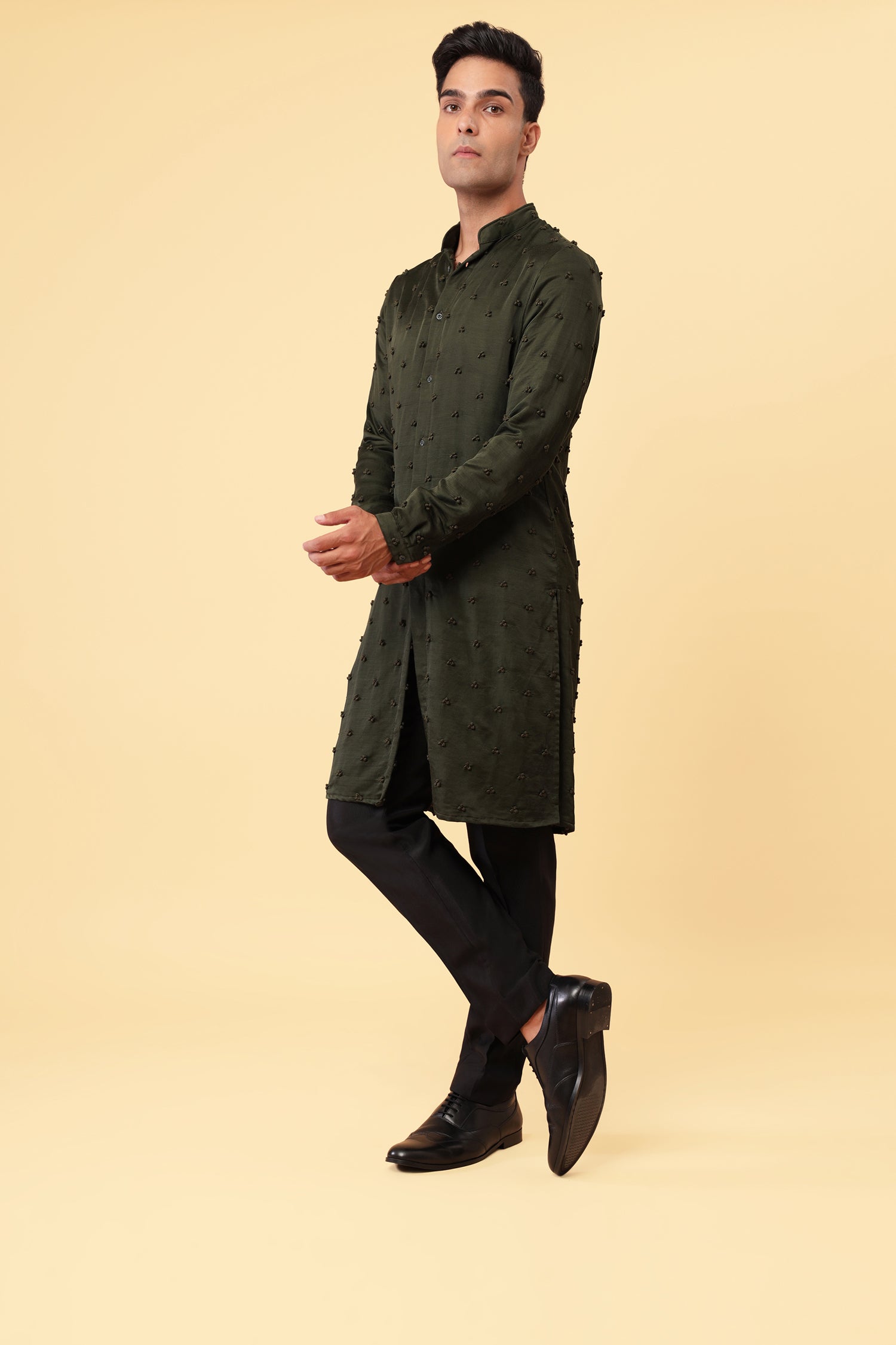 BIG BRAILLE KNOTTED OLIVE KURTA  
