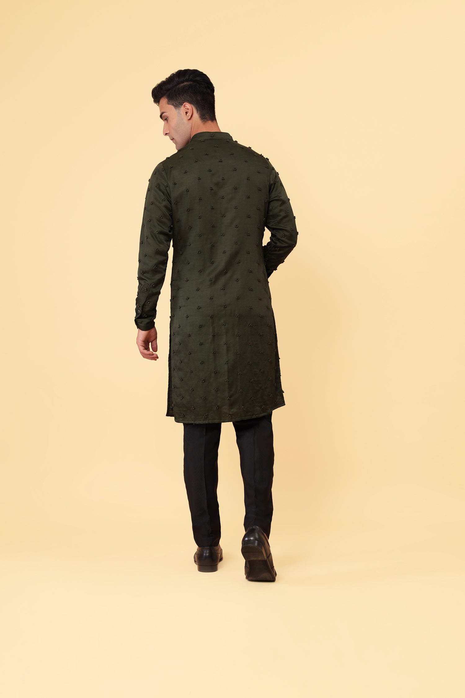 BIG BRAILLE KNOTTED OLIVE KURTA  