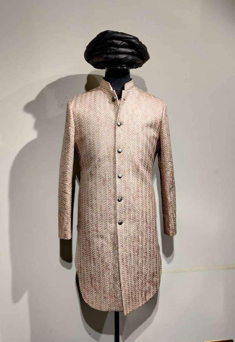 ZIG ZAG HIGHLIGHTED JACKET  