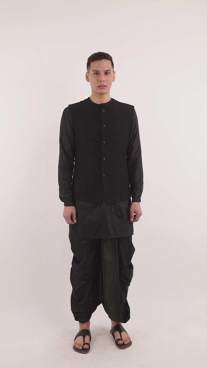 PLANT BEADED SLEEVELESS SHORT JACKET  