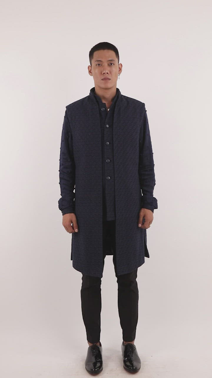 DECON FLOWER REVERSE MOCK LAYER SLEEVELESS JACKET  