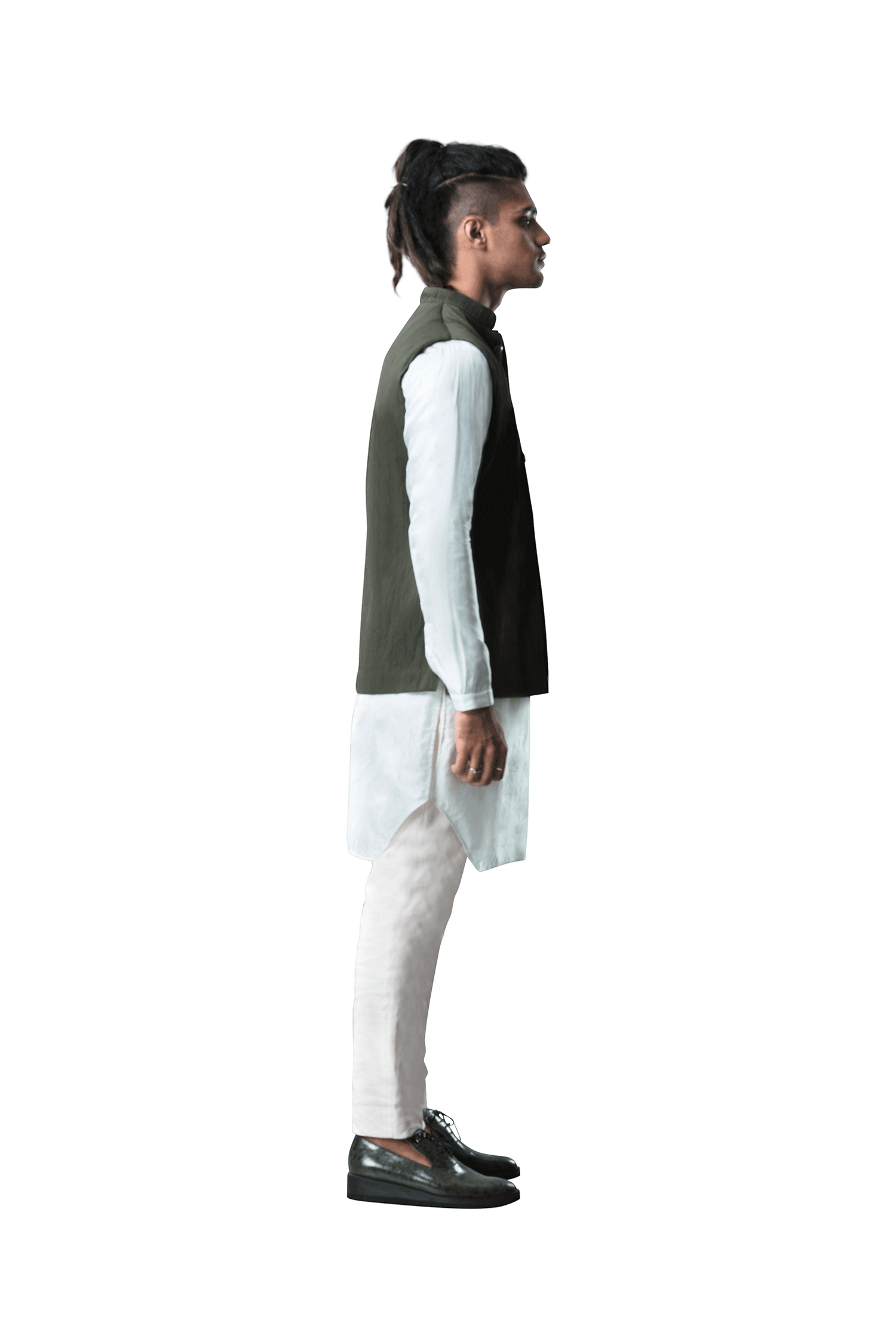 PINTUCKED SLEEVELESS JACKET  