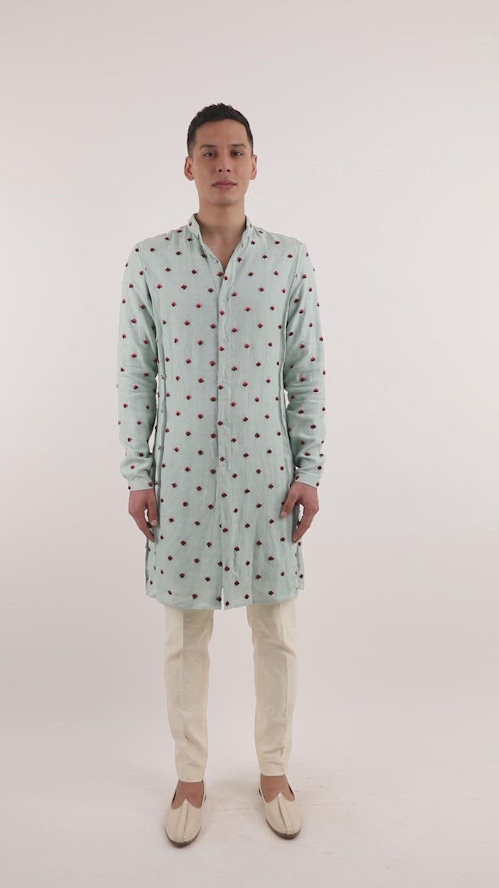 OUTSPREAD BOM ARROW PANELLED KURTA  