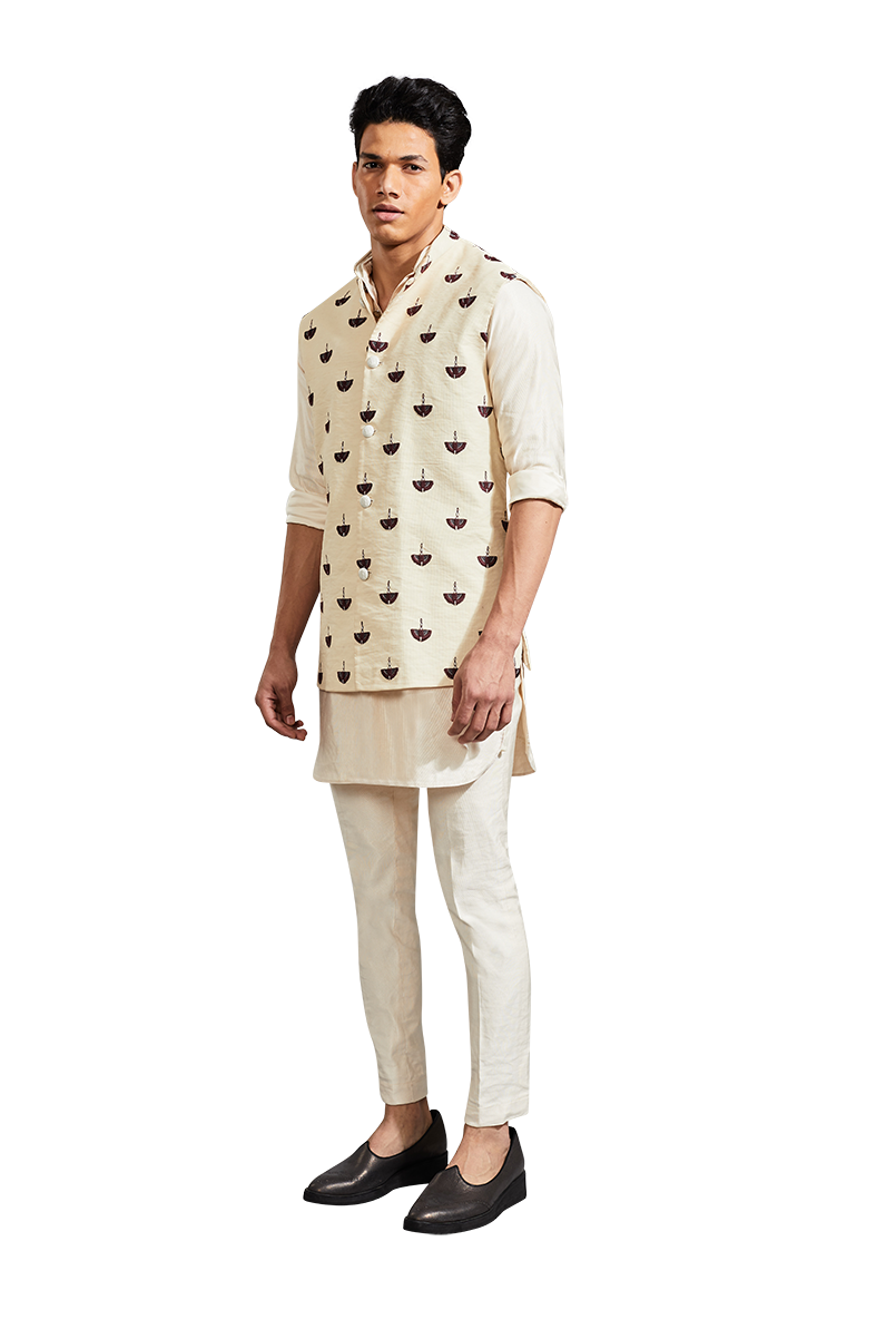 OUTSPREAD WING GOOSE SLEEVELESS SHORT KOTI  